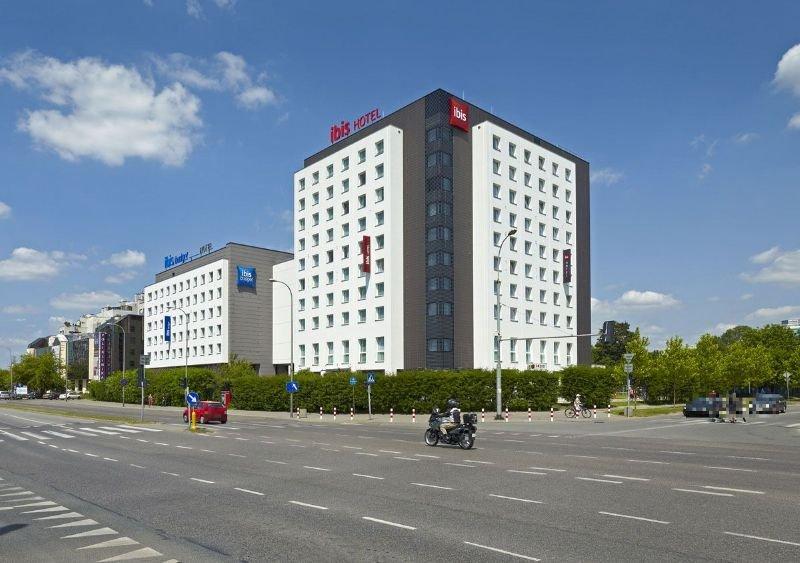 Hotel Ibis Warszawa Reduta Exterior foto